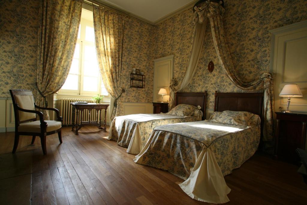 Chateau De Beaujeu Sens-Beaujeu Bilik gambar