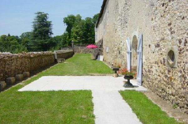 Chateau De Beaujeu Sens-Beaujeu Luaran gambar