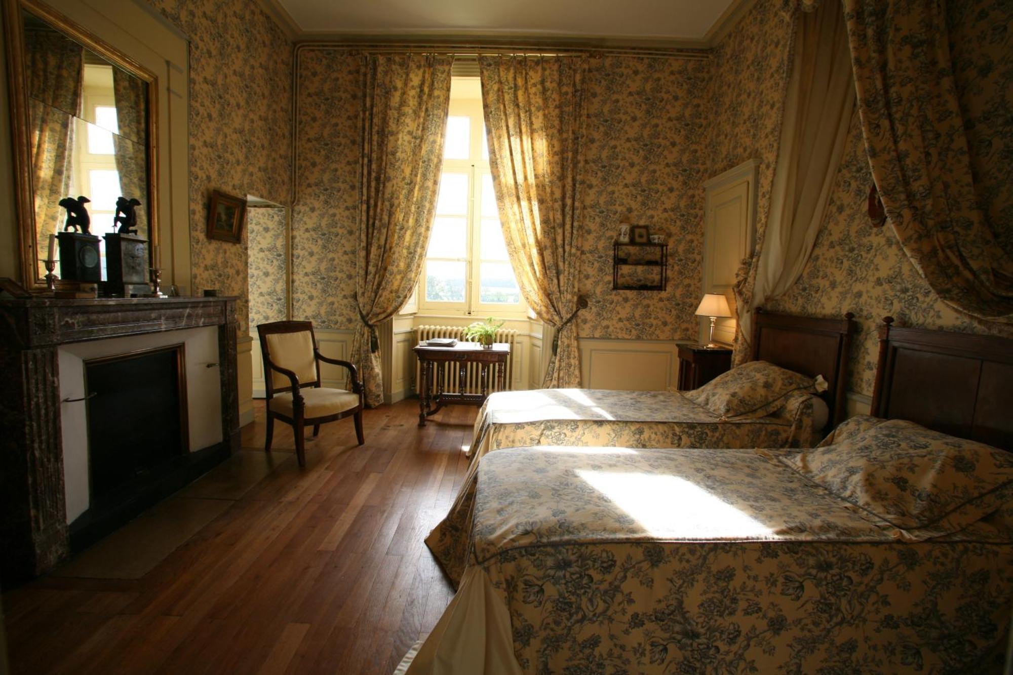 Chateau De Beaujeu Sens-Beaujeu Luaran gambar