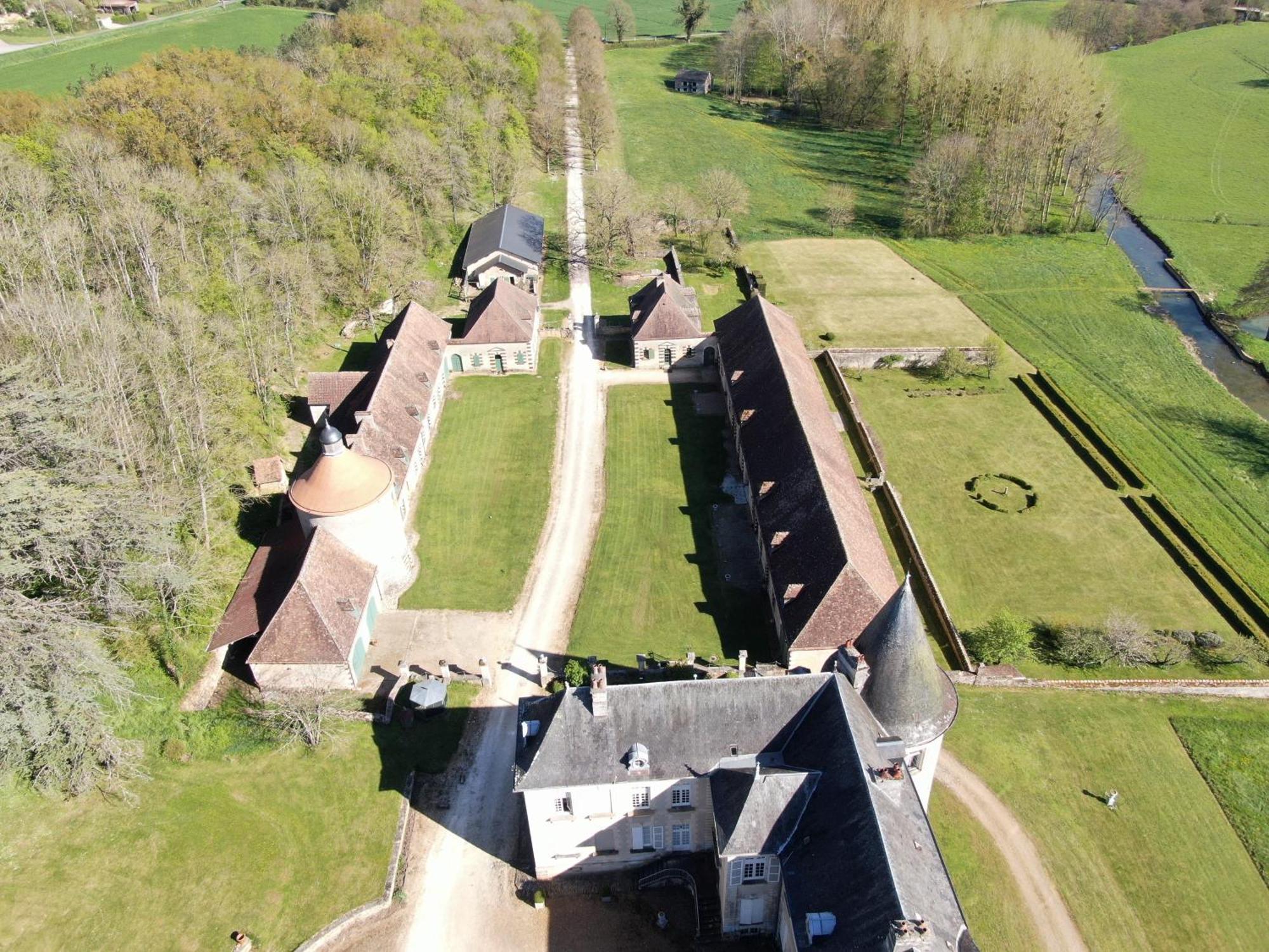 Chateau De Beaujeu Sens-Beaujeu Luaran gambar