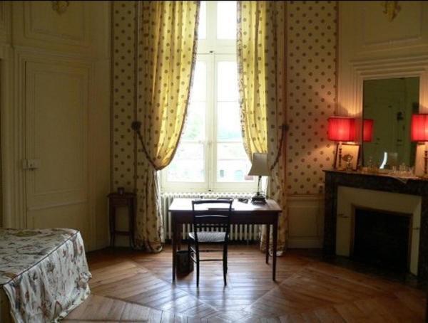 Chateau De Beaujeu Sens-Beaujeu Bilik gambar